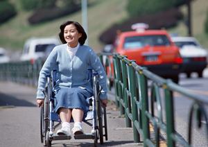 横浜で人気の高品質インプラント治療！自信を取り戻す歯の美しさと機能性をご提供します